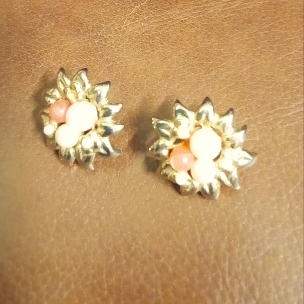 Vintage floral earrings with pearl and rose quartz beads